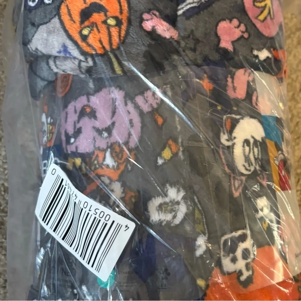 Disney Halloween Themed Fleece Blanket NEW 60x72” Donald Daisy Duck Minnie Mouse